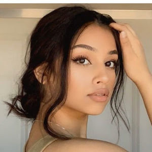 Meet your Posher, Eesha